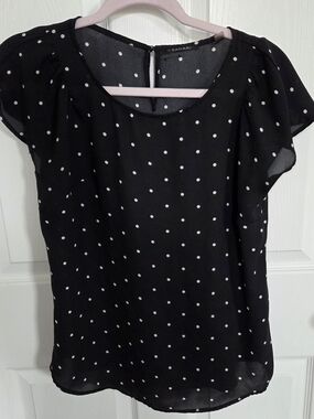 T Tahari Black and White Polka Dot Cap Sleeve Blouse